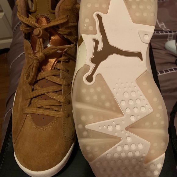 Jordan wheat 6’s size 10.5 . worn once - Picture 3 of 5